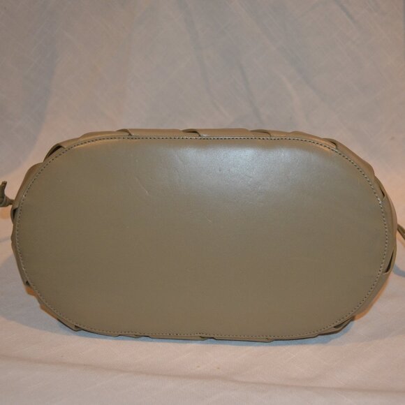 $3700 Bottega Veneta Basil 'Point' Leather Woven Basket Tote Handbag - Picture 6 of 14